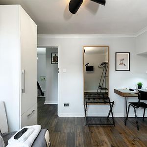 Standard Zimmer mit Kingsize-Bett